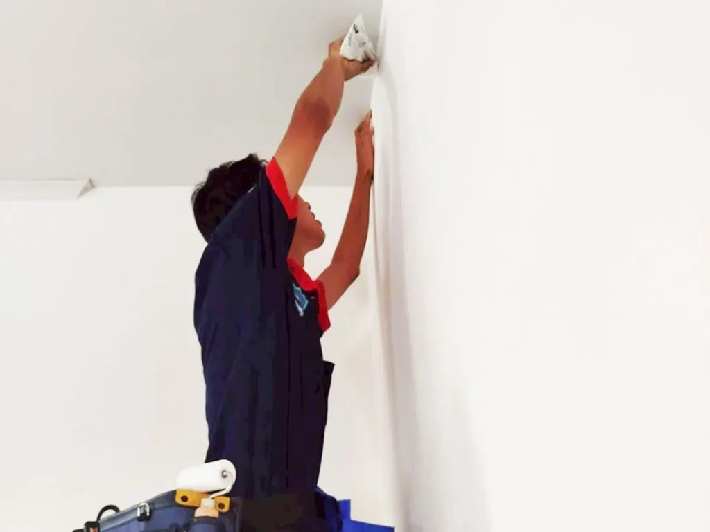 内装作業中の様子